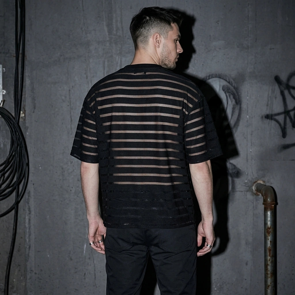 Shadow Veil Herren Shirt mit Transparenten Streifen - Ganzkörper-Aufnahme | Techno Essentials