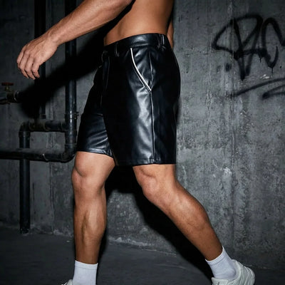 Zwarte Nightshift Shorts in beweging, zijaanzicht bij model