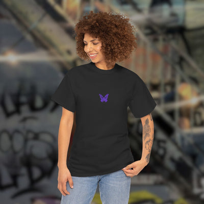Zwart Techno Butterfly T-shirt bij vrouwelijk model, vooraanzicht