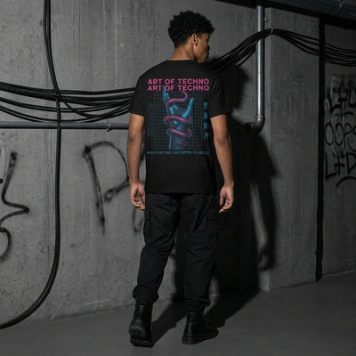 Zwart Art of Techno T-shirt bij model, achteraanzicht van top tot teen
