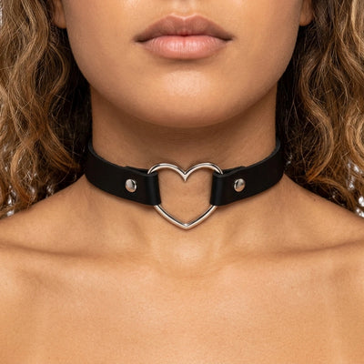 Heartbeat Choker - close-up van het product | Techno Essentials