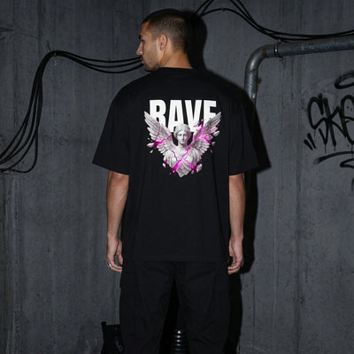 Zwart Rave Angel oversized T-shirt met engelprint, achteraanzicht volledig bij model