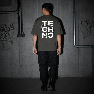 Antracietkleurig Venom oversized T-shirt, achteraanzicht bij model, ten voeten uit #farbe_schwarz