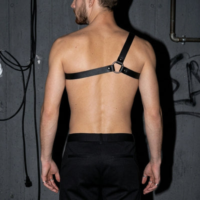 Techno Single Strap harnas voor heren - volledige look | Techno Essentials